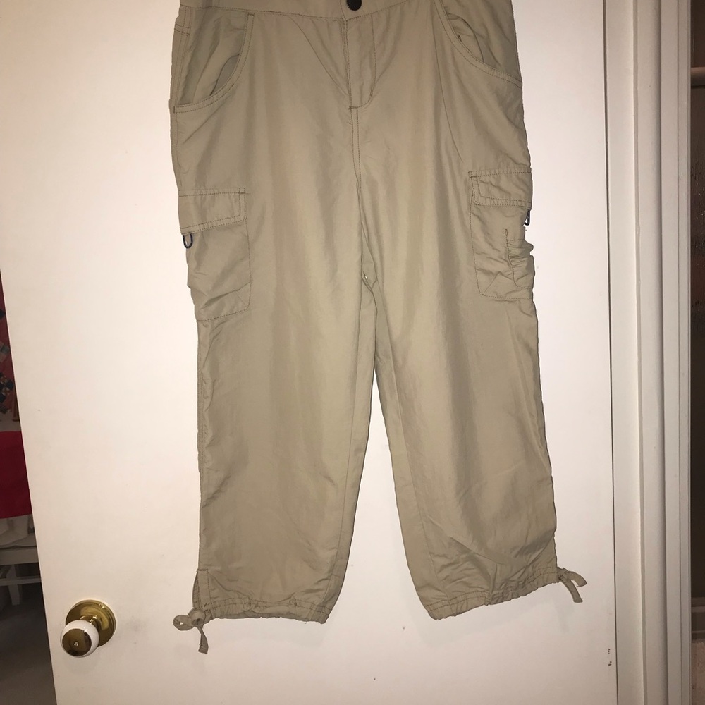 White Sierra Capri medium outdoor pants